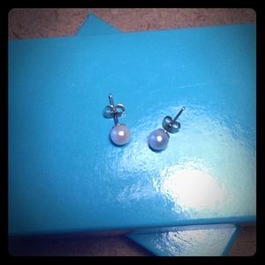 Real Pearl 14 kt Gold Post Stud Earrings